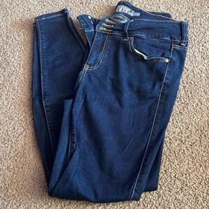 Worn once Torrid Jegging 10R Dark Wash